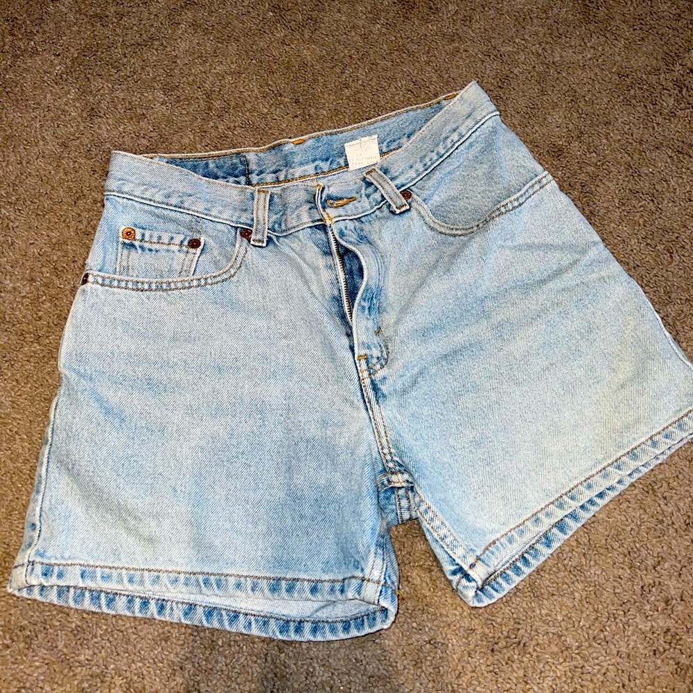 Vintage Levi’s High Waisted Mom Shorts